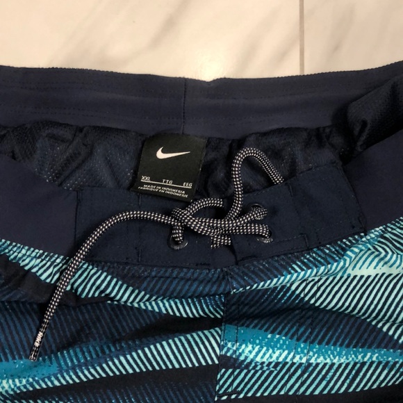 NWT Men’s Nike Swim Suit - Picture 2 of 5